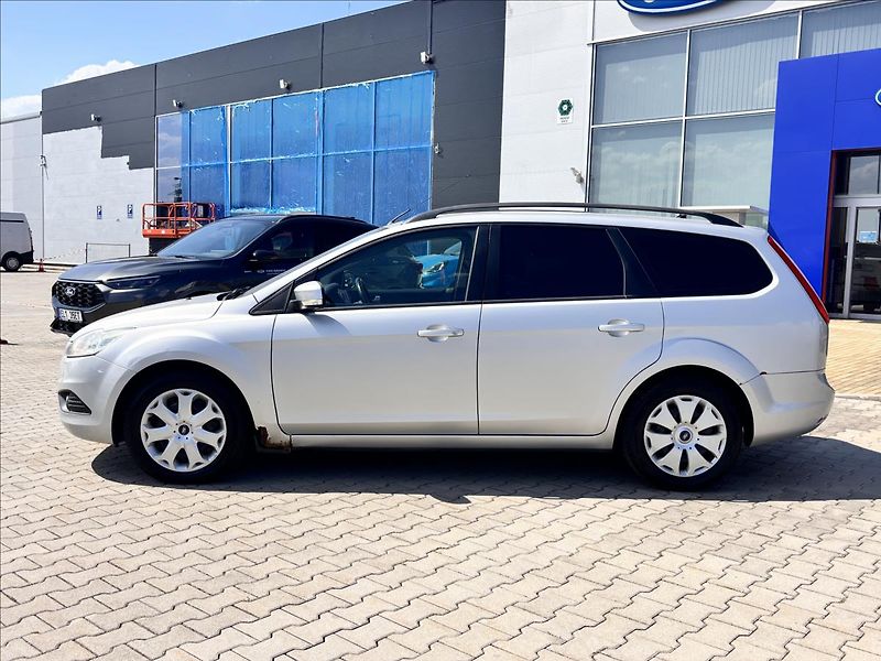 Ford Focus 1,8 TDCi 85kW Ruční ovládání - fotka 2 z 20