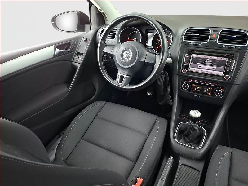 Volkswagen Golf (2011) Comfortline 1.6 TDI, Tempomat - fotka 7 z 17