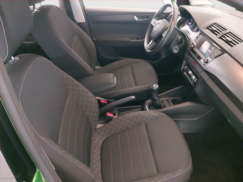 Škoda Fabia (2017) Style 1.2 TSI, Xenony - fotka 9 z 17
