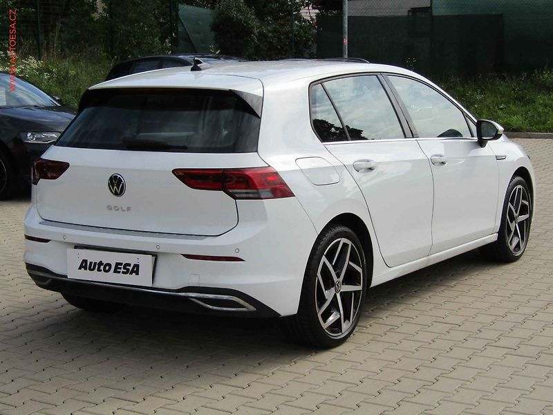 Volkswagen Golf (2022) 1.5TSi, 1.maj,ČR, LED, navi - fotka 4 z 17