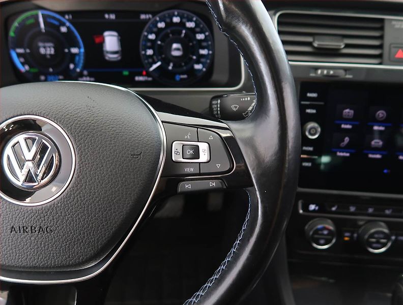 Volkswagen Golf (2020) 32 kWh - 37 Ah, SoH 90% - fotka 21 z 26