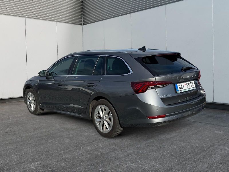 Škoda Octavia (2022) STYLE 2.0TSI 140kW DSG 4x4 CZ - fotka 4 z 11