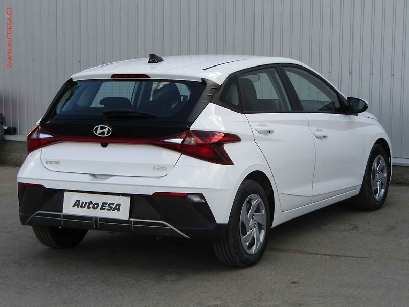 Hyundai i20 (2024) 1.2CVVT, 1.maj,ČR, STK8/28 - fotka 4 z 22