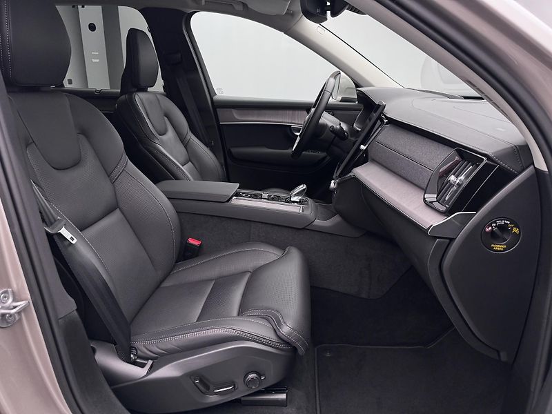 Volvo XC90 B5 AWD BRIGHT PLUS REZERVACE - fotka 29 z 55
