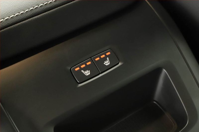 Volvo XC60 (2023) B4 AWD - fotka 22 z 25