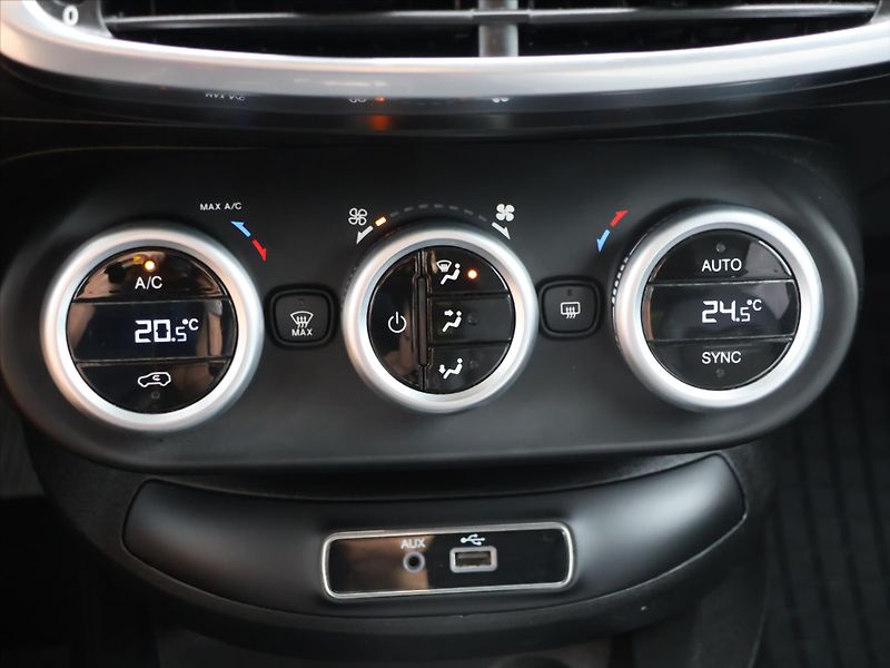 Fiat 500X 2,0 MJet 103kW 4x4 Aut.klima - fotka 24 z 35