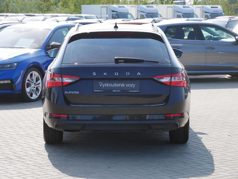 Škoda Superb - fotka 6 z 24
