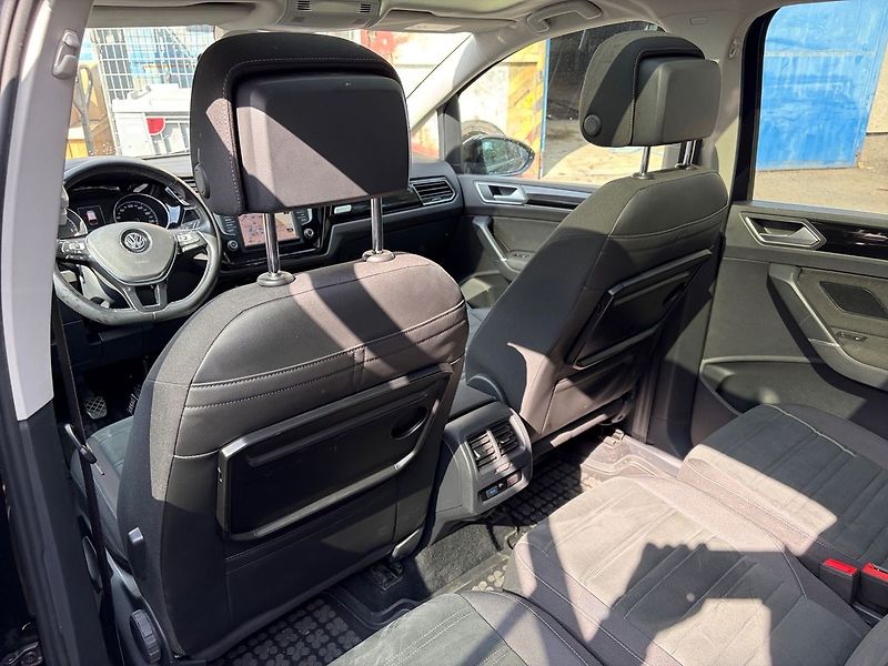 Volkswagen Touran - fotka 12 z 20