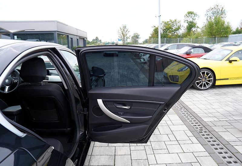 BMW Řada 3 320d automat,EfficientDynamic - fotka 19 z 42