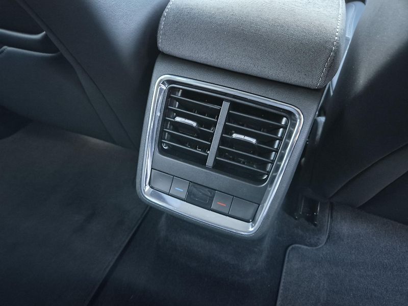 Škoda Enyaq 150kw, iV80 19ALU SOH 95% - fotka 42 z 47