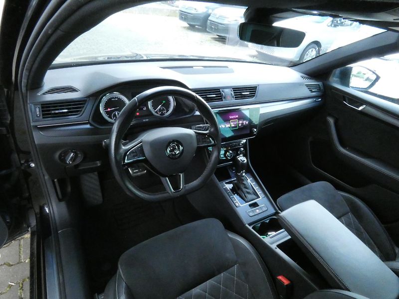 Škoda Superb Combi Sportline 2.0 TDI 4x4 DS - fotka 5 z 30