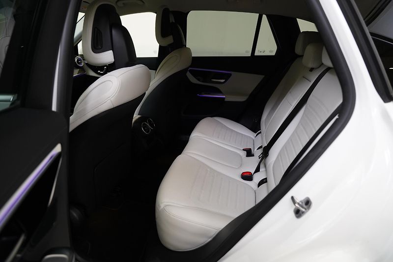 Mercedes-Benz GLC - fotka 24 z 26