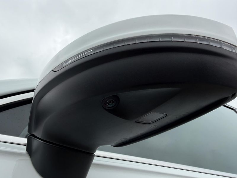 Volkswagen Tiguan Allspace R-Line 2,0 TDi/110kW 4x4 DSG  - fotka 92 z 106