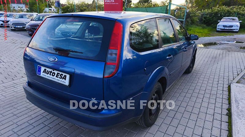 Ford Focus (2008) 1.6i, 1.maj, autoAC, temp - fotka 2 z 3