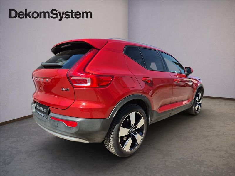Volvo XC40 2,0 B4 AWD AT - fotka 3 z 19