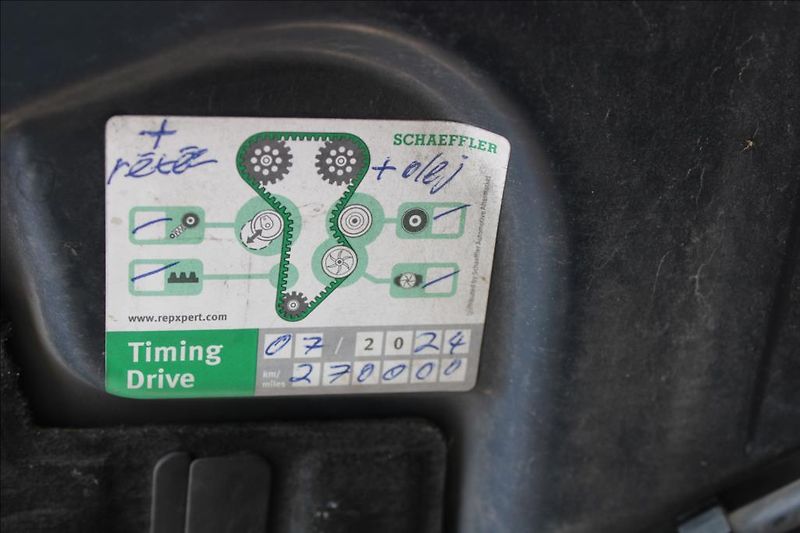 Ford S-MAX 2,0 TDCi  SERVISKA, AUTOMAT - fotka 30 z 31