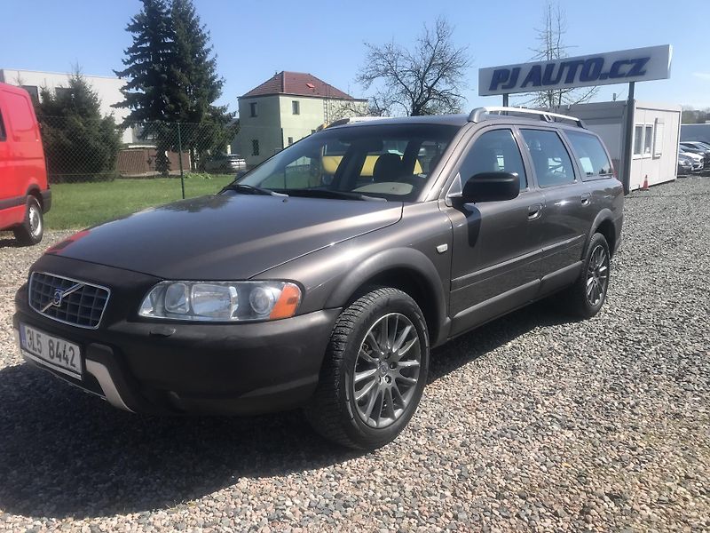 Volvo XC70 2.4 D5 136 KW,AWD,AUTOMAT - fotka 1 z 16
