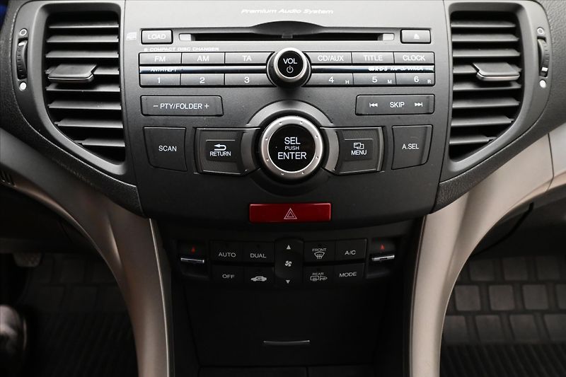 Honda Accord 2,2 i-DTEC 110kW Manuál - fotka 20 z 30