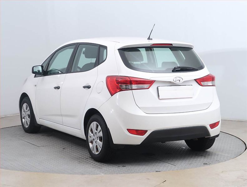 Hyundai ix20 (2015) 1.4 CRDi, nová STK - fotka 4 z 14