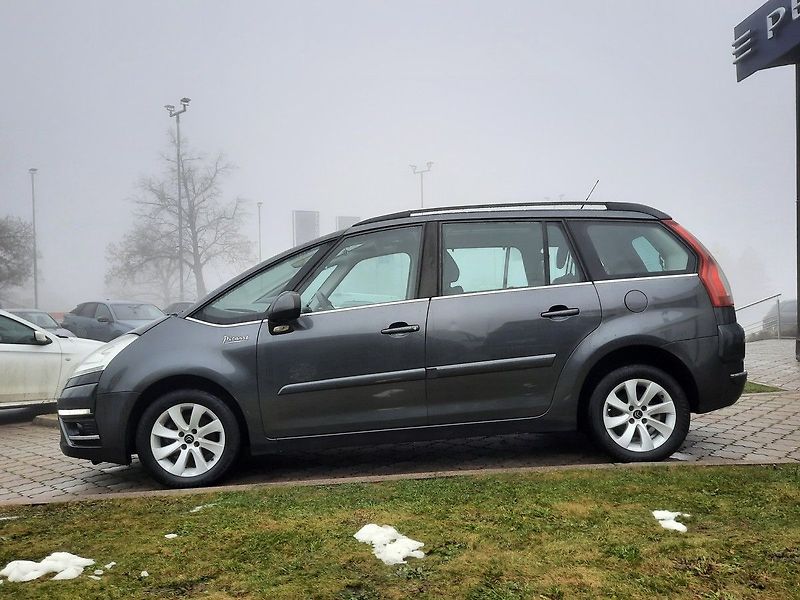 Citroën C4 Picasso 1,6 eHDI 112k STT 7 Míst - fotka 4 z 25