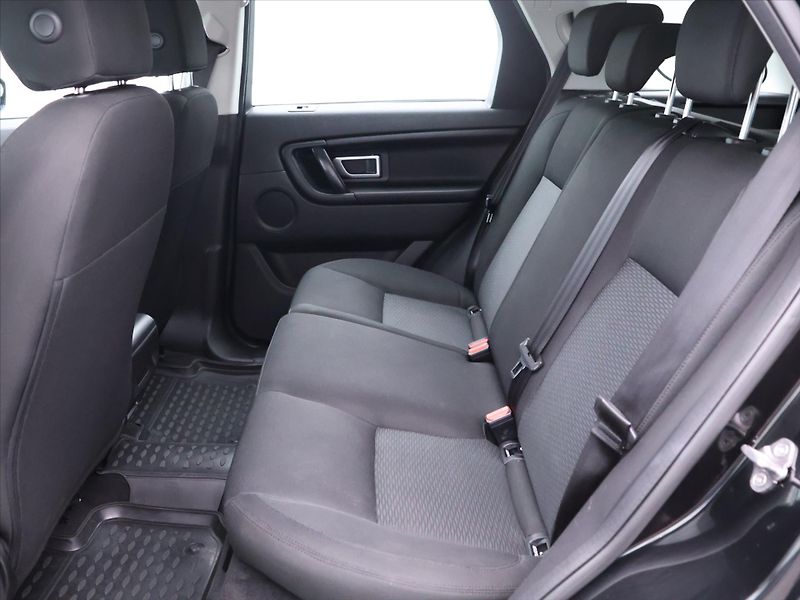 Land Rover Discovery 2,0 L TD4 110kW 4WD limatizace - fotka 13 z 30