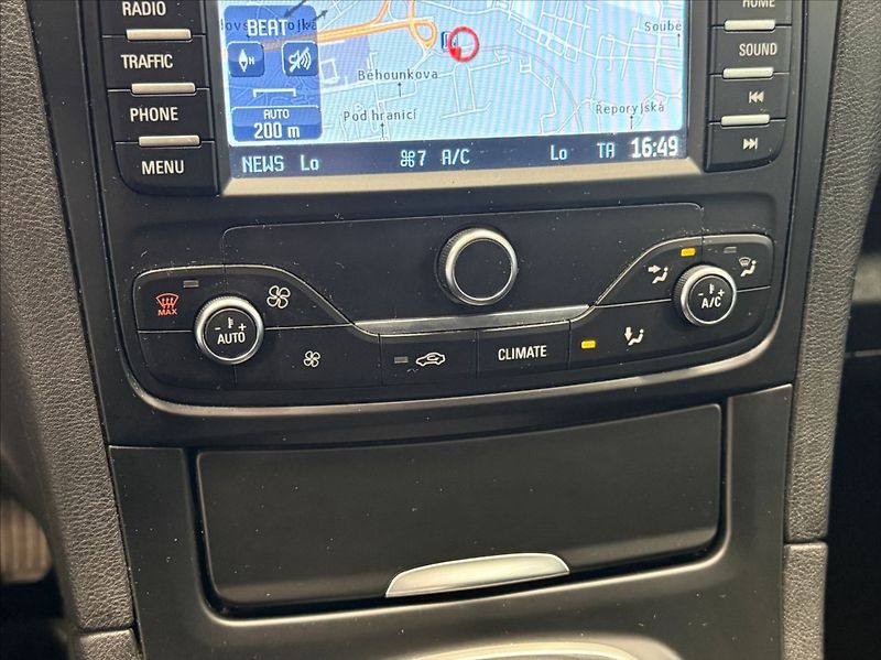 Ford S-MAX 1,6 EcoBoost 118kw TITANIUM - fotka 15 z 18
