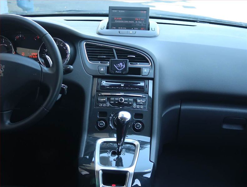 Peugeot 5008 (2014) Active Pack 1.6 HDi, Automat - fotka 15 z 16