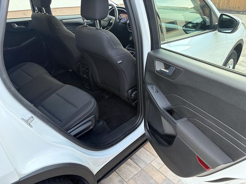 Ford Kuga (2022) 2.5 ST, PHEV, 50 tkm 11/22 - fotka 12 z 16