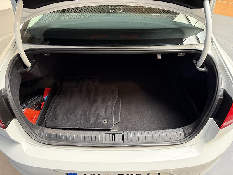 Volkswagen Passat 1.4 TSI BMT Comfortline - fotka 12 z 13