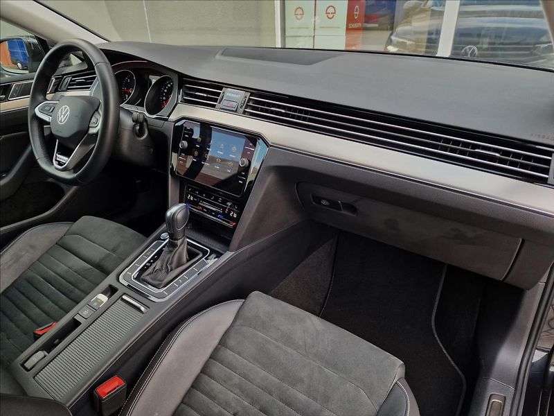 Volkswagen Passat 2.0TDI 147kW 4MOTION DSG Eleg - fotka 13 z 50