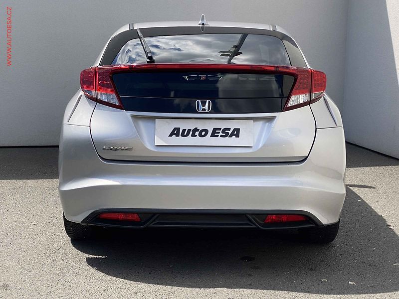 Honda Civic (2014) 1.4CVVT, Comfort - fotka 5 z 17