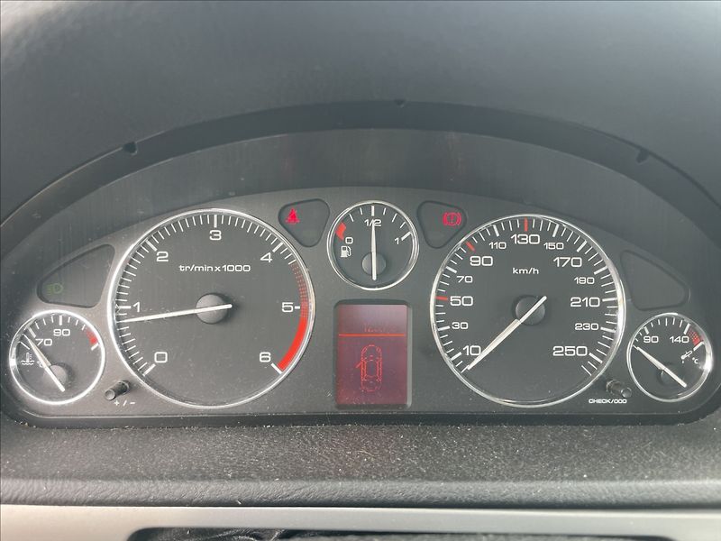 Peugeot 407 2,0 Hdi 100kw ESP Tempomat 2sa - fotka 15 z 32