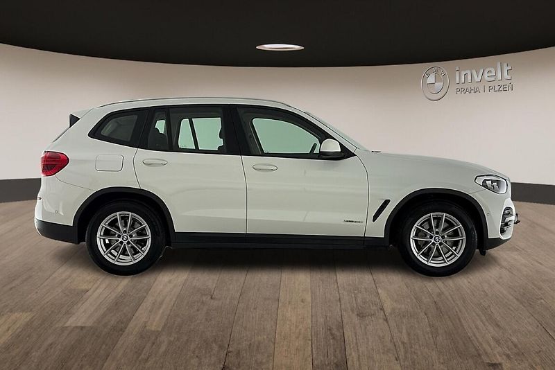 BMW X3 xDrive30i - fotka 2 z 23