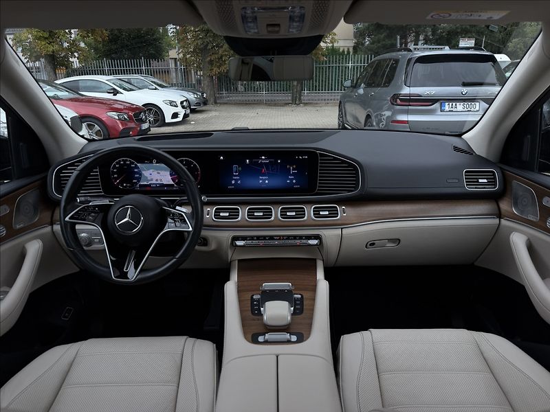 Mercedes-Benz GLE 450d AMG 4Matic Vzduch - fotka 10 z 23