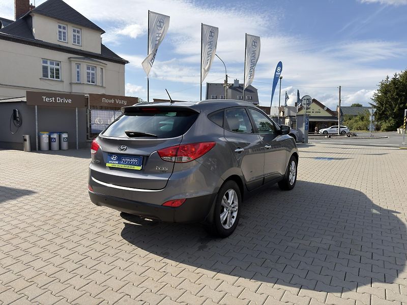 Hyundai ix35 1.7CRDI-85KW,4x KOLA NA ZIMU - fotka 7 z 21
