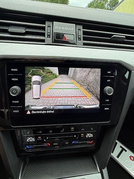 Volkswagen Passat Variant (2023) 2,0TDi 110kW BUSINESS DSG ACC - fotka 18 z 18