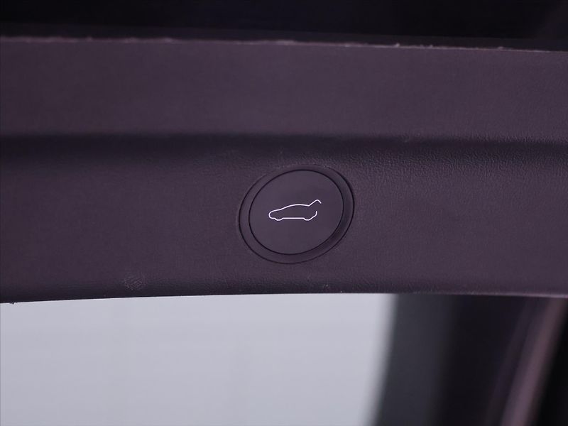 Tesla Model Y Long Range AWD 75kWh SoH 90% - fotka 10 z 29