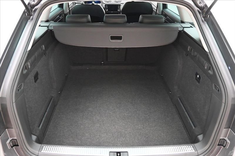 Škoda Superb 2,0 TDI 110 kW DSG STYLE Záruk - fotka 10 z 30