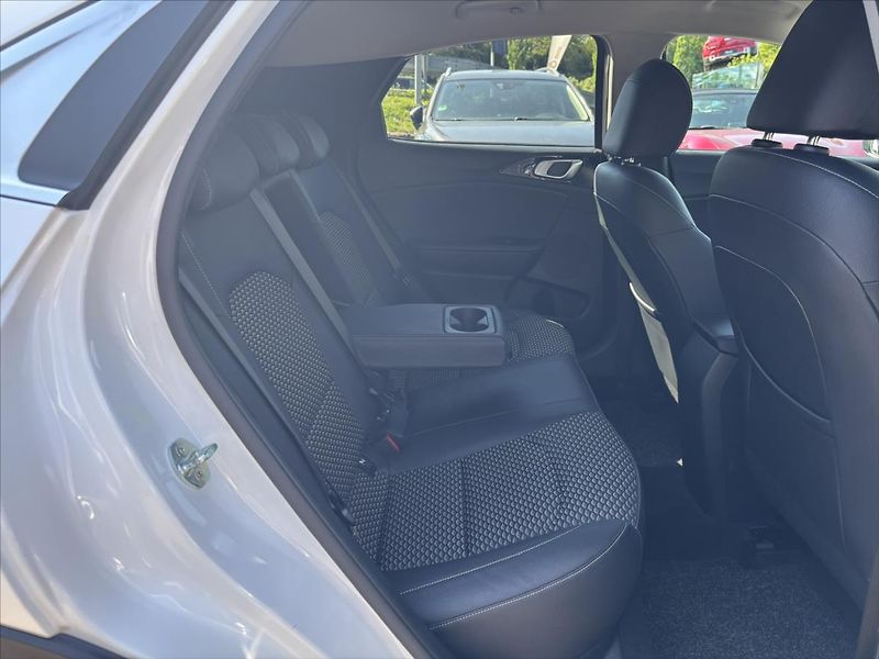 Kia XCeed 1,5 TGDi 118kW TOP ZÁRUKA KŮŽE - fotka 15 z 42