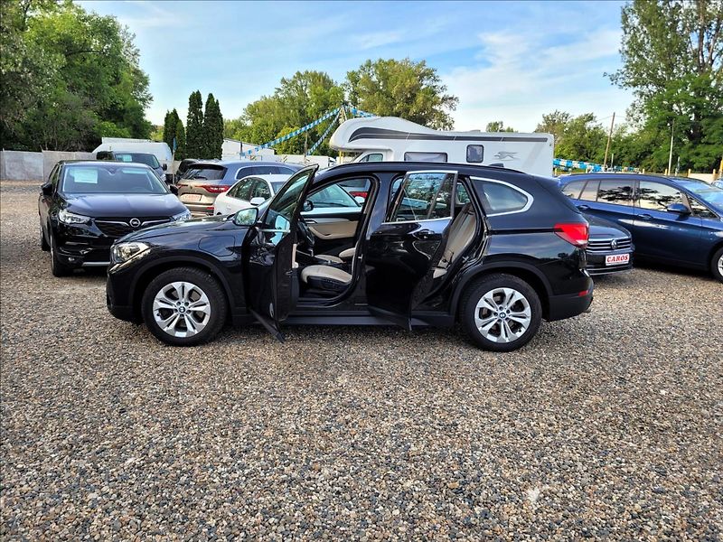 BMW X1 X-drive25e,4x4,M-sport,led - fotka 17 z 50