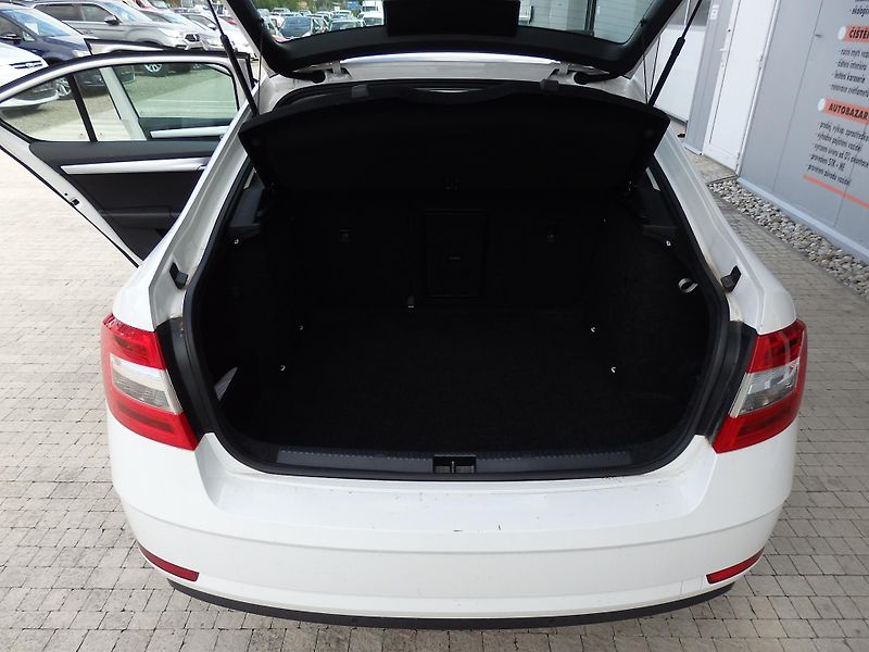 Škoda Octavia 1.6 TDI 85 kW KLIMA, ESP - fotka 8 z 15