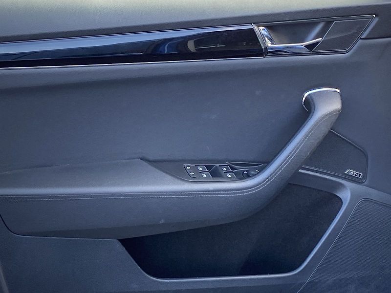 Škoda Superb (2023) Combi 2.0 TDI 4x4 DSG L&K - fotka 29 z 41