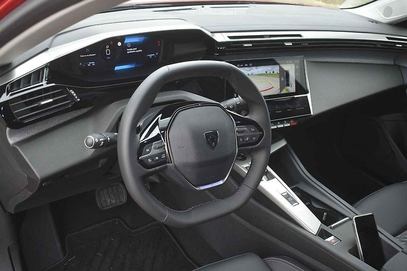 Peugeot uvádí na trh modernizovanou verzi vozu 408.