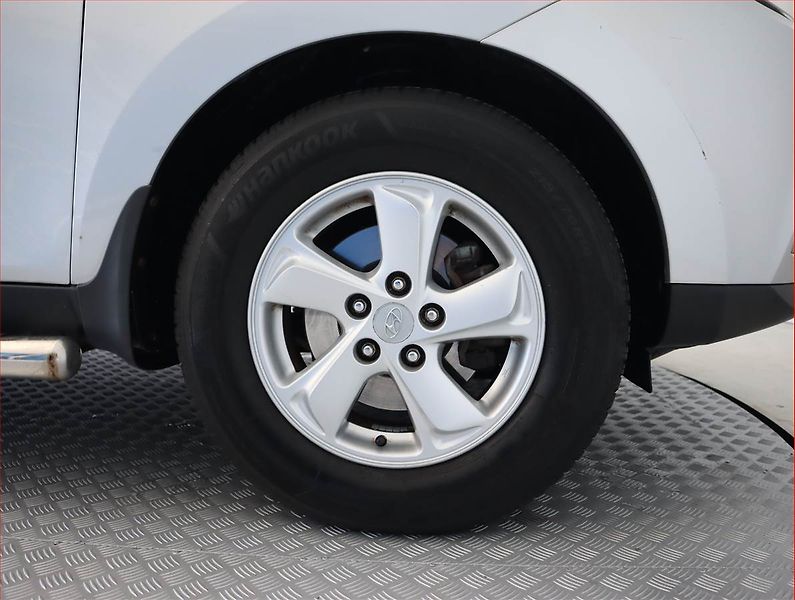 Hyundai ix35 (2011) 1.7 CRDi, Park. senzory - fotka 15 z 15