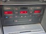 Audi A4 (2008) 2.0 TDi Quattro, Klima - náhled 13