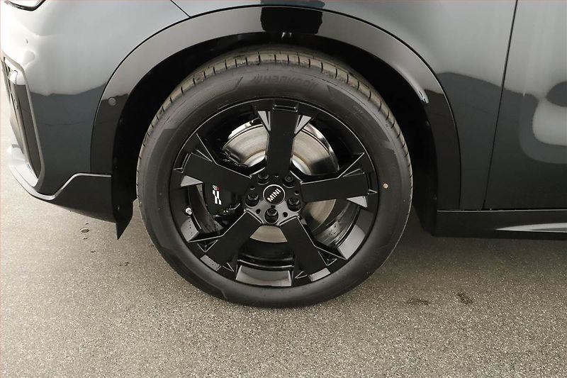 Mini Countryman (2025) S All4, JCW, HUD, Kamera - fotka 12 z 20