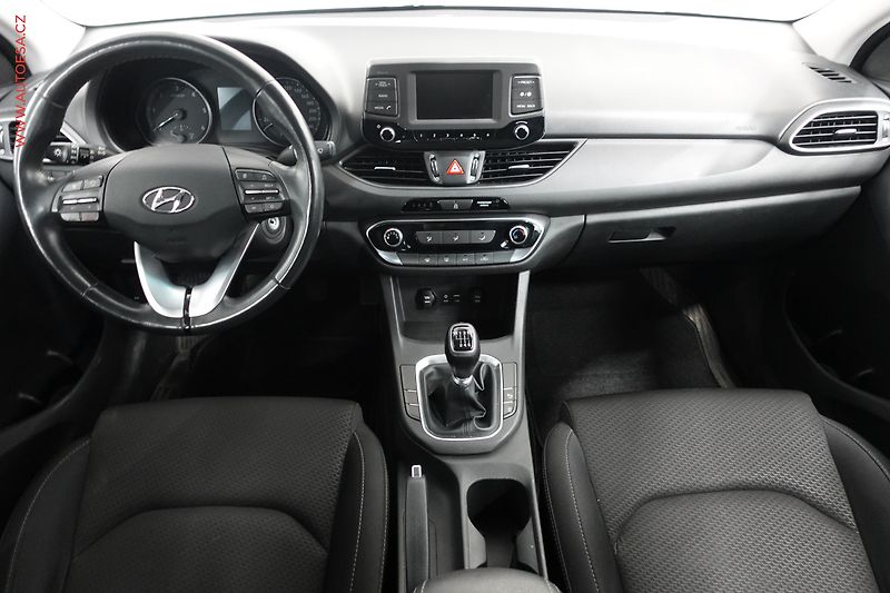 Hyundai i30 (2019) 1.6CRDi Fastback, ČR - fotka 9 z 22