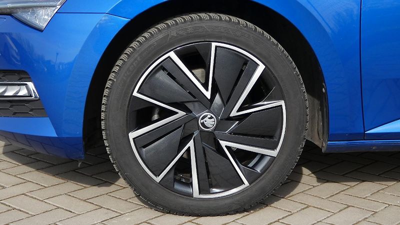 Škoda Superb Combi 1.5 TSI DSG Style - fotka 26 z 27