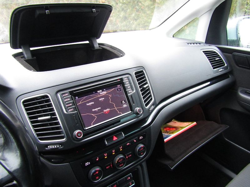 Volkswagen Sharan (2017) 2. 0 TDI 135kW DSG  ACC - fotka 38 z 40