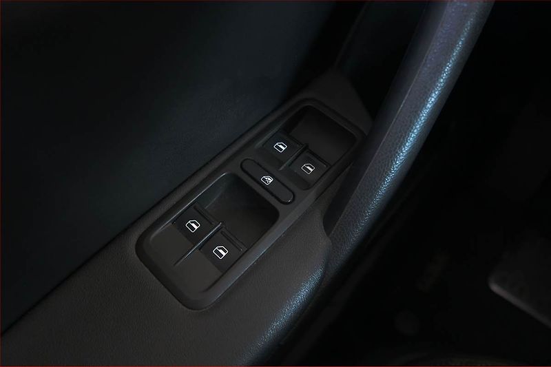 Škoda Yeti (2016) 1.2 TSI, Automat, Bi-Xenony - fotka 17 z 17